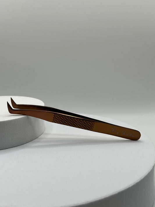 Big Goals Lash Tweezer